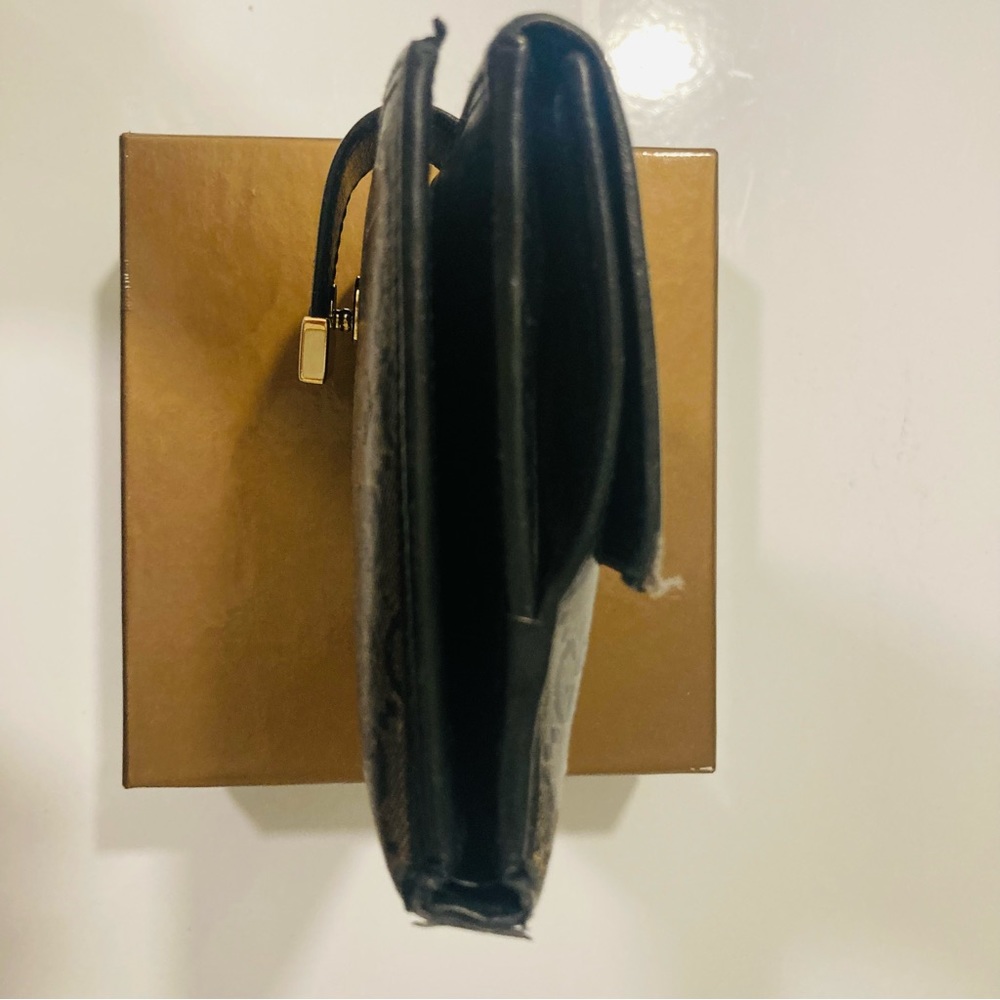 Authentic Gucci wallet - Picture 9 of 14